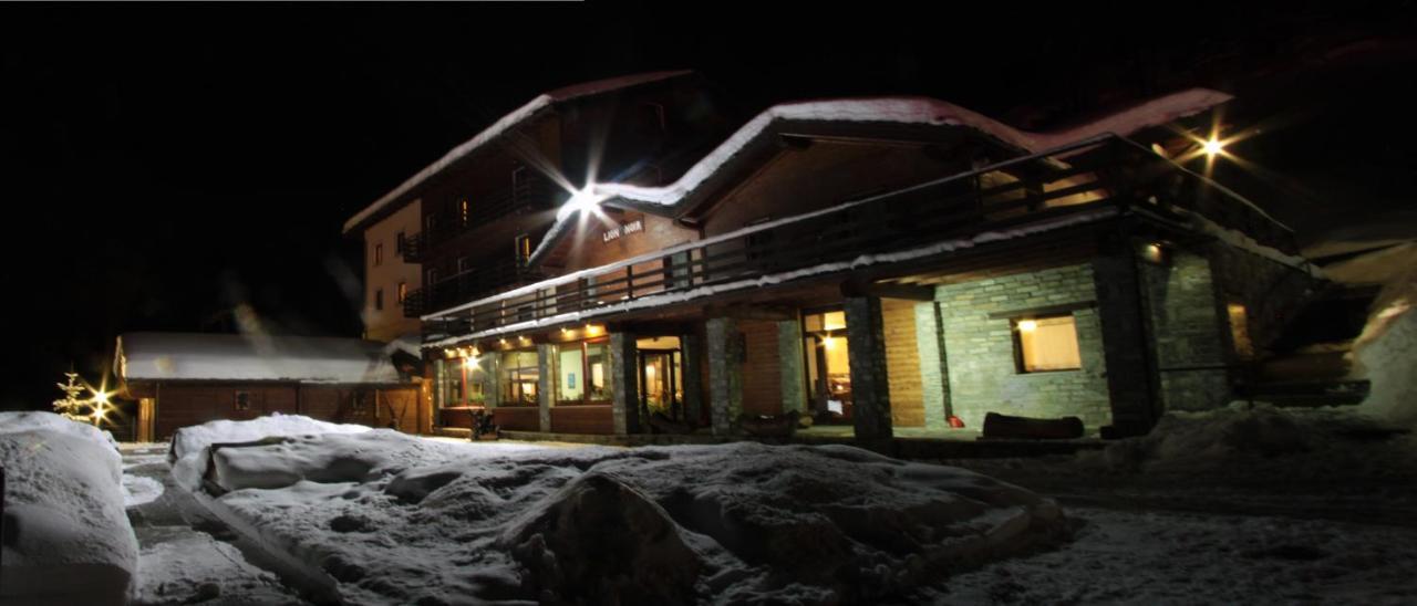 Hotel Lion Noir Грессан Экстерьер фото